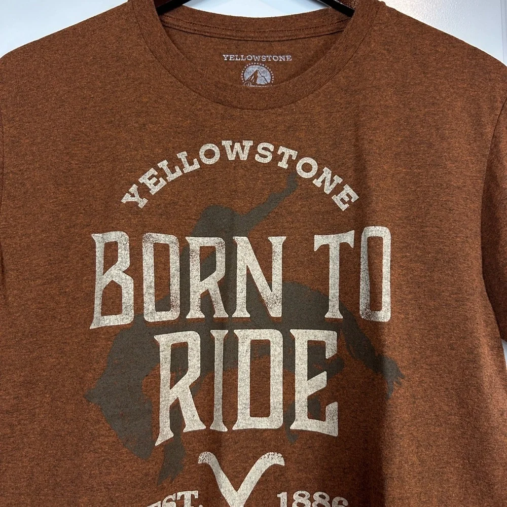 Yellowstone Paramount Born To Ride Graphic Tee Adult Cotton Blend Size Medium